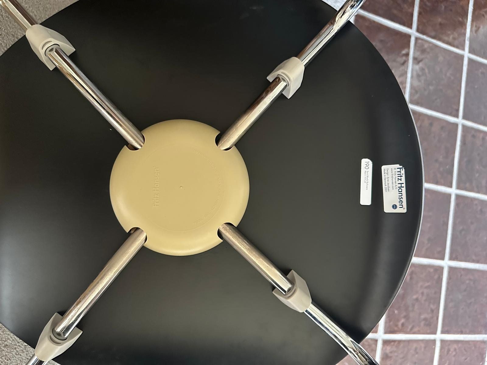 Fritz Hansen Stühle: Fritz Hansen Stühle (6) – Gebraucht aus Wallisellen von ABCAndrea 1