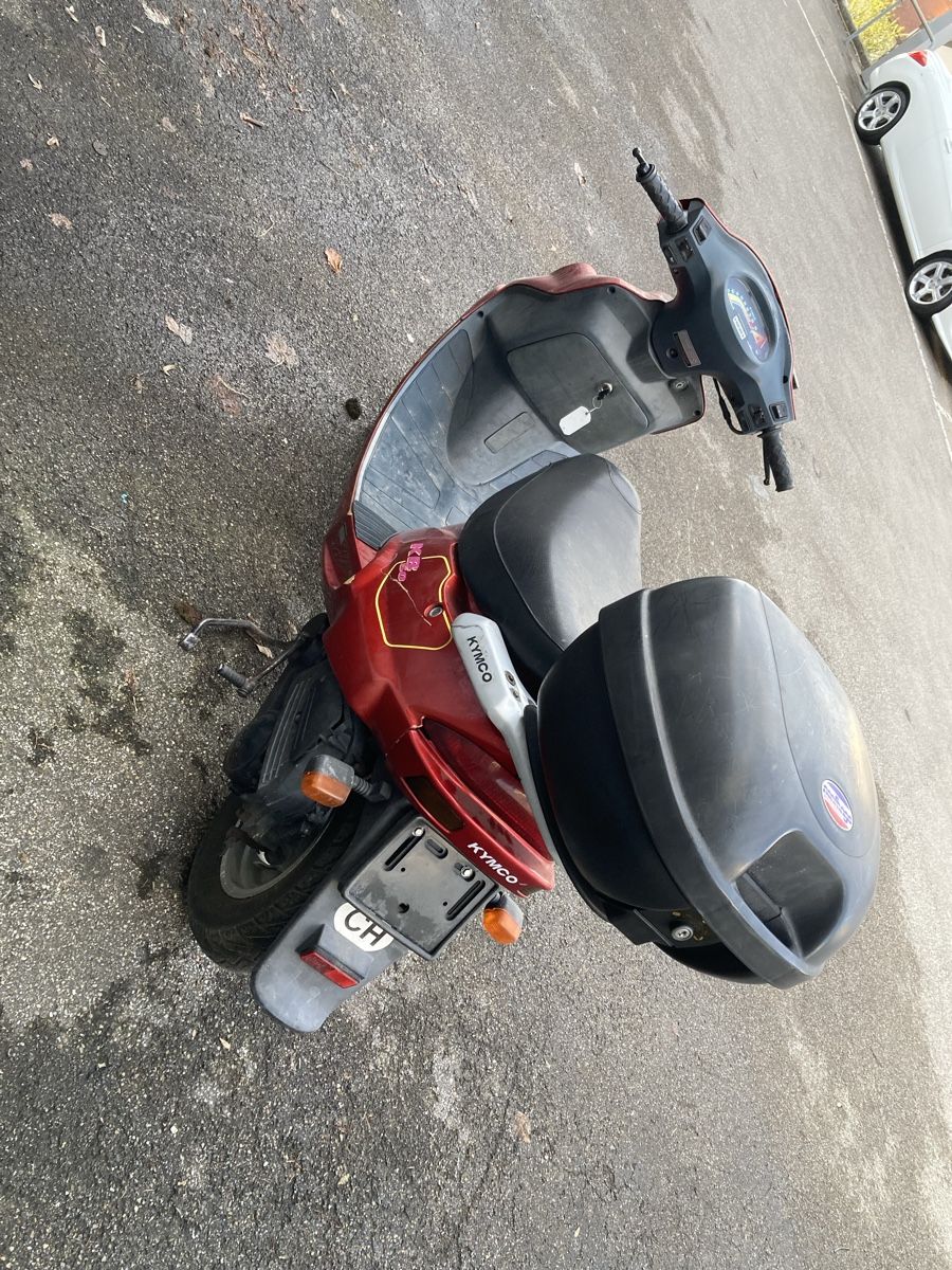 Kymco Scooters: Kymco KB50 – Defekt aus Gossau SG von  3