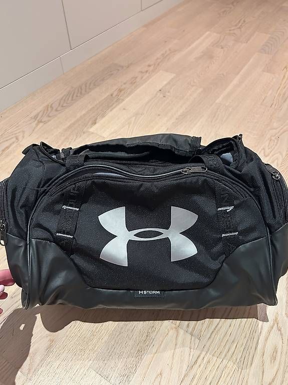 Under Armour Sacs: Sporttasche – D'occasion à Ebikon par l_c