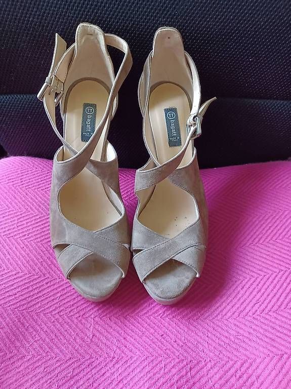 Scarpe da donna: Sandales à talons – Usato da Soyhières venduto da 5jm_5czl