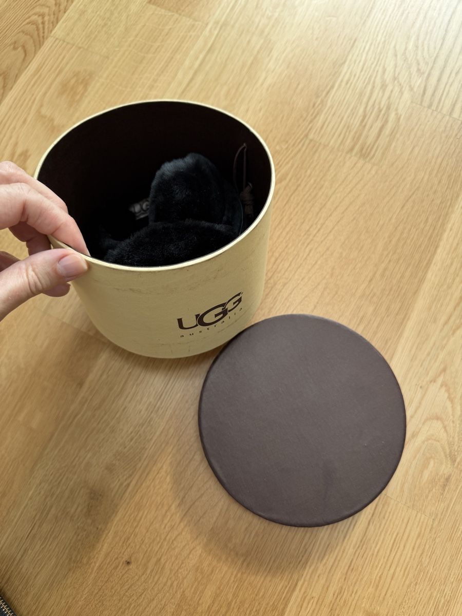 Ugg Copricapi, berretti & cappellini: Ohrenschützer Lammfell UGG – Nuovo (secondo la descrizione) da Zürich venduto da val_5xpm 1
