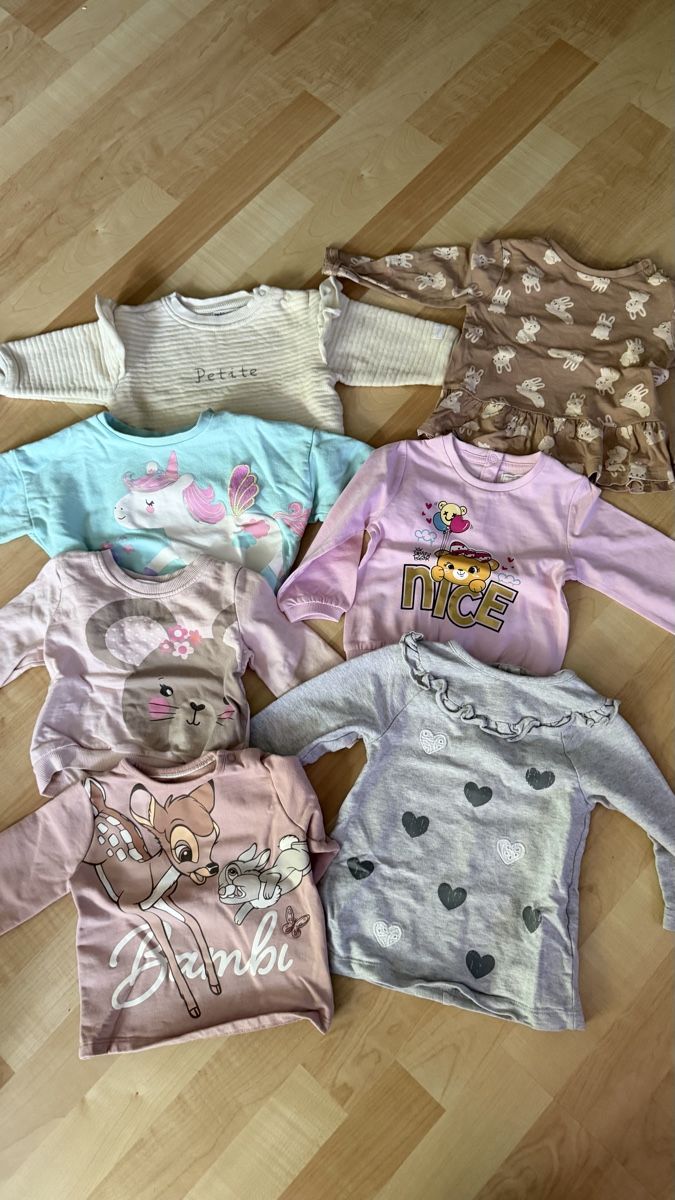 Lotti & Set di vestiti: Baby Kleiderpaket Gr.74 – Nuovo (secondo la descrizione) da Basel venduto da ola_ps8v 4