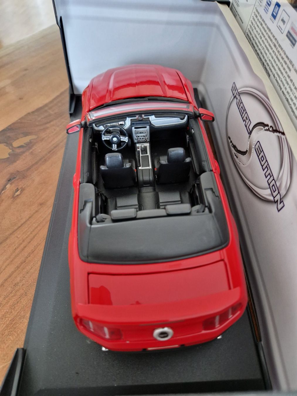 Maisto Modellini d'auto: Ford Mustang 2010  -  Modell 1:18 – Usato da Zwillikon venduto da Reweto 5