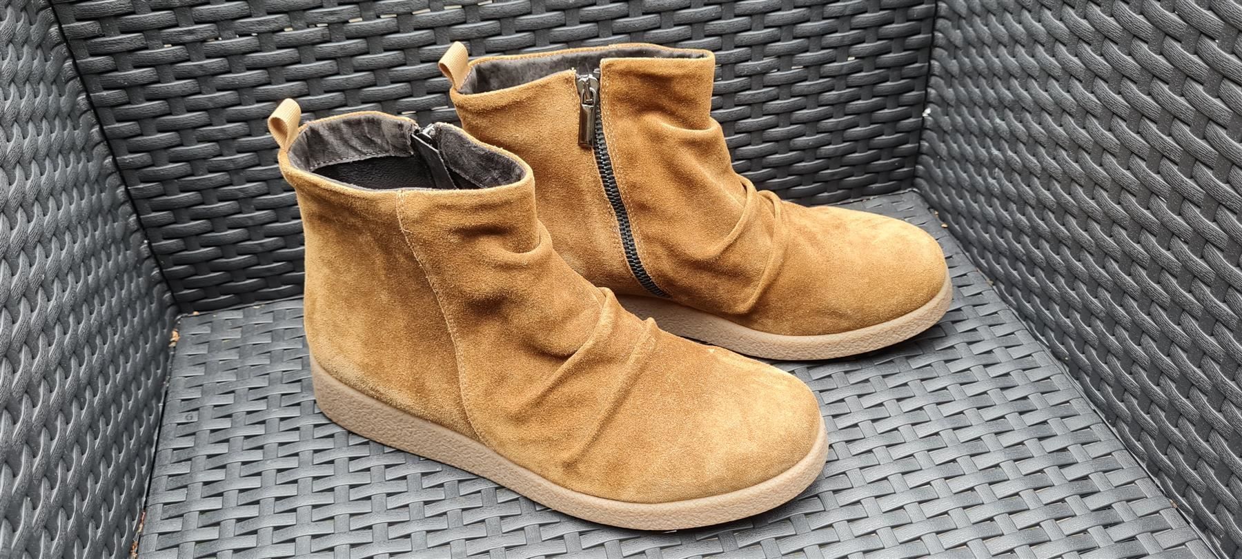 Scarpe da donna: BATA Boots Leder gr 38 Leder Neu NP 99 – Nuovo e nell'imballaggio originale da Buttwil venduto da passion-for-shoes