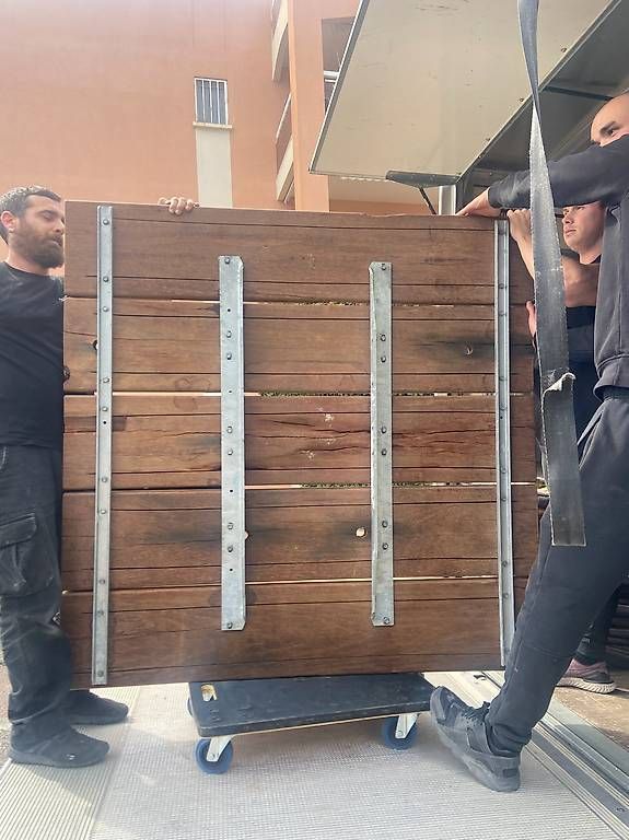 Tavoli: Tisch aus Rohholz  Designer: Thors – Usato da Rüschlikon venduto da FabbyZH 1