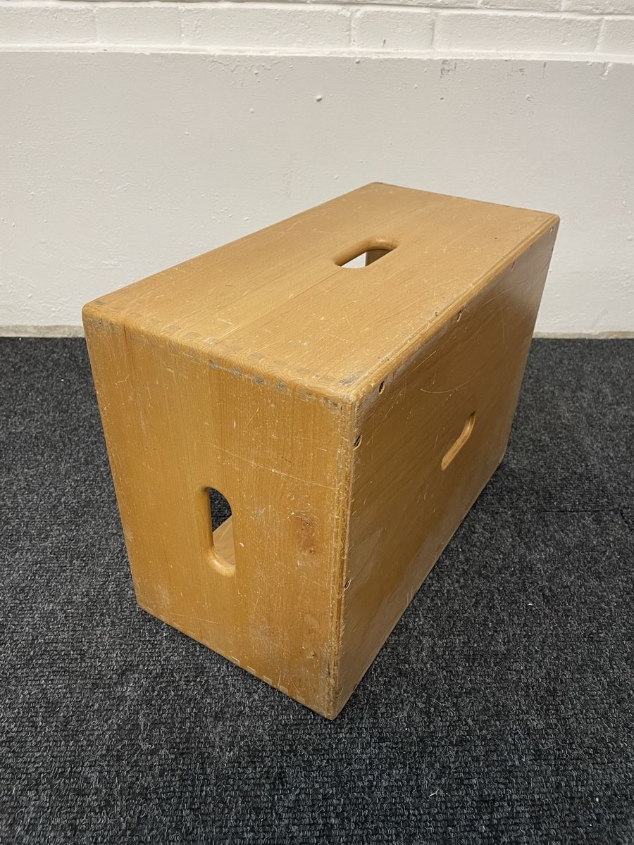 Tavoli: Hocker oder Beistelltisch im Stil von Le Corbusier vintage – Usato da Hinwil venduto da DaniBachman 4