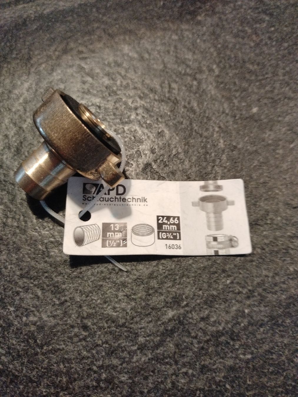 Tubi & Tubi flessibili: Schlauchverschraubung 1/2" - Messing, NEU – Nuovo (secondo la descrizione) da Rüti ZH venduto da Lux05