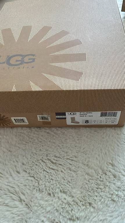 Chaussures femmes: UGG Boots  – D'occasion à Uster par nat_w6qv 2