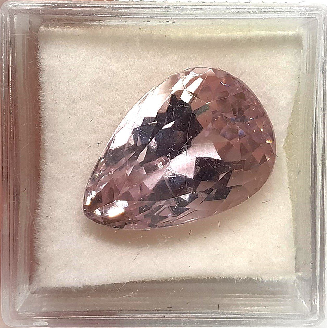 Pietre preziose: SPLENDIDE Kunzite 16.83 ct - Valeur 2'020.- Fr – Nuovo (secondo la descrizione) da Grimisuat venduto da Valgem