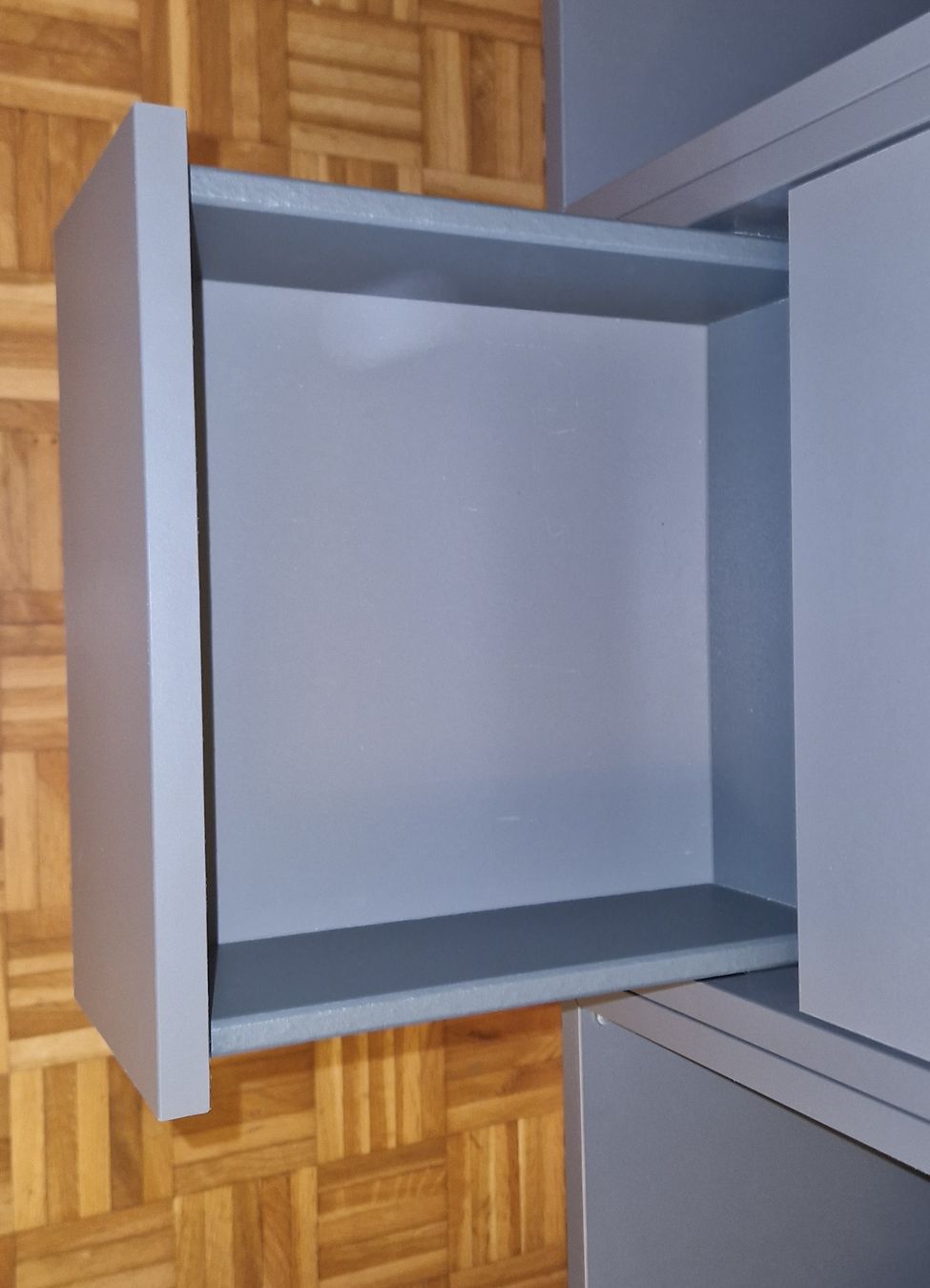 Ikea Scaffali: Wandschrank 3teilig (Eket) – Usato da Zug venduto da Pinche0 4