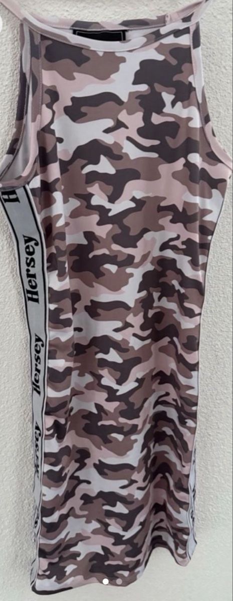 Vestiti & Gonne: Kleid Hersey Camouflage Grösse 140 – Nuovo (secondo la descrizione) da Freidorf TG venduto da nad_fxh7