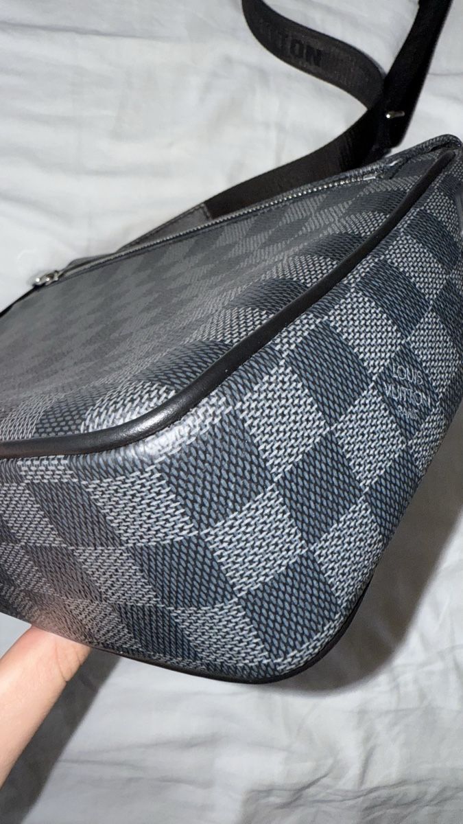 Louis Vuitton Taschen: NEU Louis Vuitton District PM Messenger Tasche – Neu (gemäss Beschreibung) aus Wollerau von nad_tkc7 8