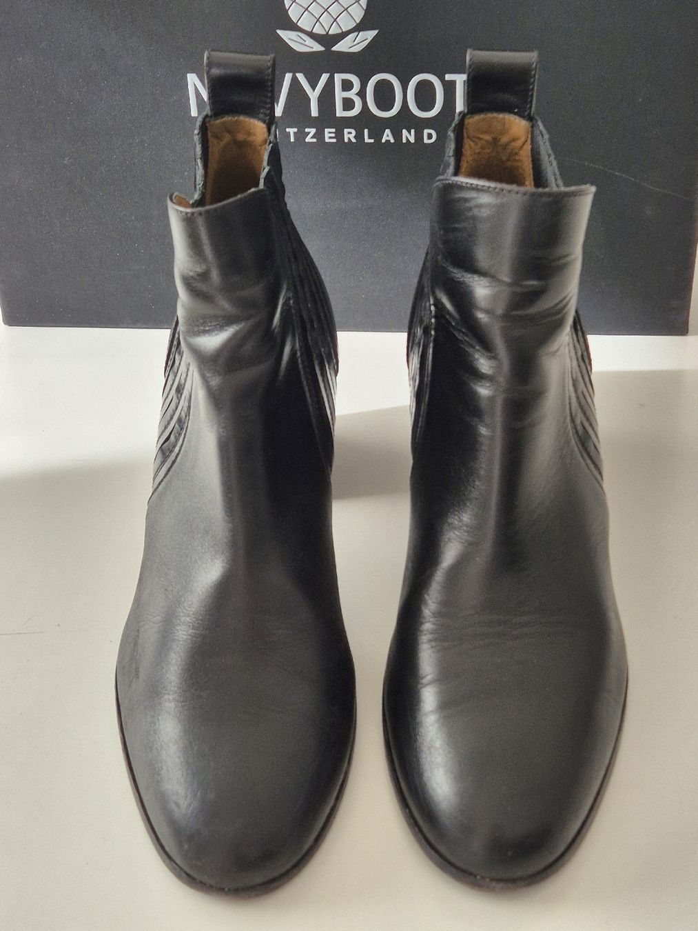 Navyboot Scarpe da donna: Navyboot Stiefeletten, Leder, Grösse 39 – Usato da Gondiswil venduto da Lewinsky 1