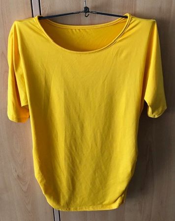 Tunique jaune soleil, idéale pour les cours de gym. M/L