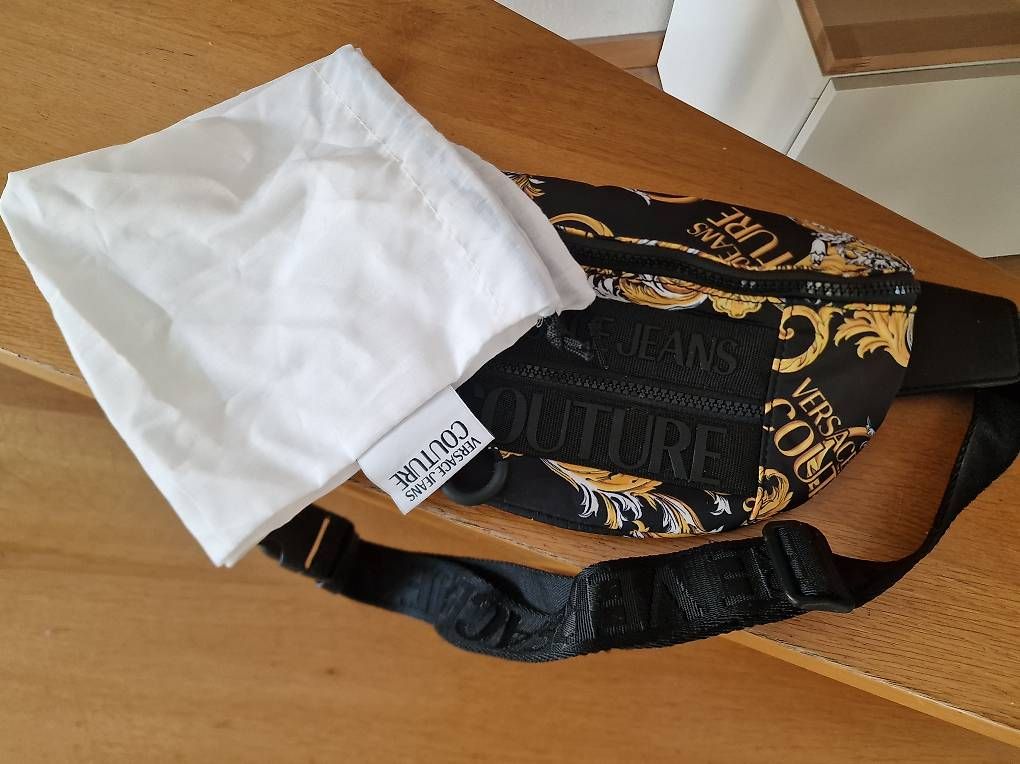 Taschen: Versace Jeans Couture  Bauchtasche – Gebraucht aus Zürich von Mary_care1 1