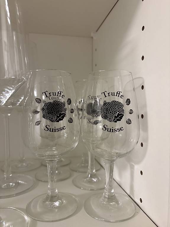 Gläser: Verre à vin, Truffe Suisse – Gebraucht aus Peseux von san_9bqc 2
