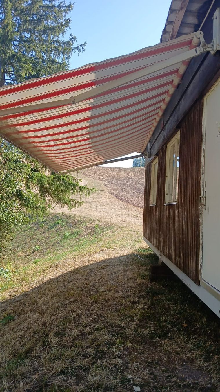 Baucontainer: Container, Bürocontainer, Wohncontainer auf Fahrgestell – Gebraucht aus Frick von 1mets 2