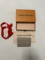 Louis Vuitton Portefeuille Capucines Compact (M62159) in Gal
