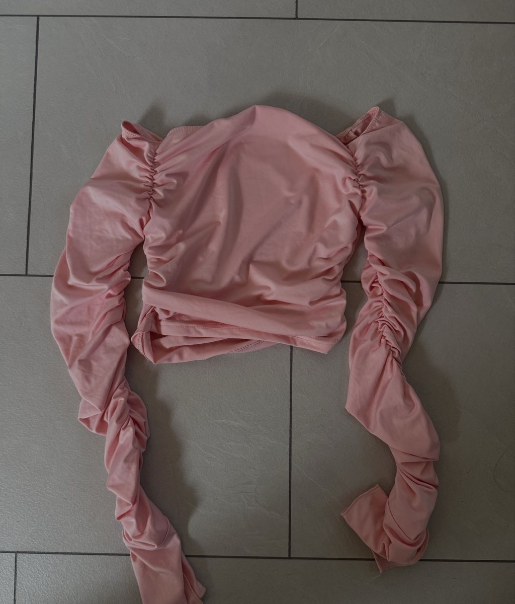 Shein Top: Pinkes Crop Top – Nuovo (secondo la descrizione) da Regensdorf venduto da cfa_2j6l