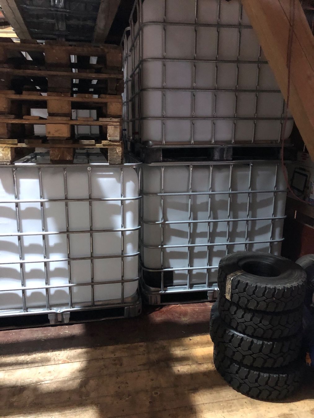 Abbeveratoi e trogoli: Aktion Tank 1000 lt – Usato da Embrach venduto da embr12 4