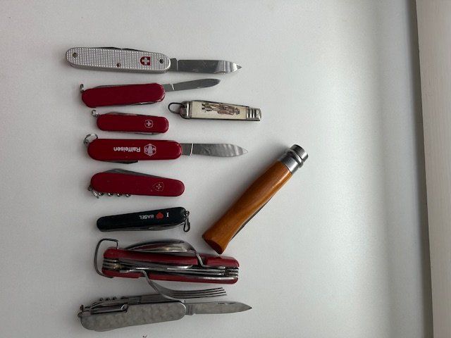 Victorinox Accessori: lot de couteaux – Usato da courtedoux venduto da dan029