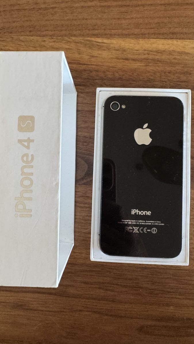 Apple Telefoni cellulari / Smartphones: Apple iPhone 4S schwarz mit Originalverpackung neuwertig – Usato da Kreuzlingen venduto da Pet_7prv 1