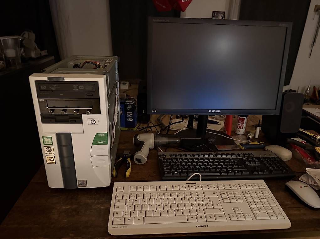PCs: Highscreen Basic BB 200 Vintage PC – D'occasion à Seedorf UR par Speedtrans74 1
