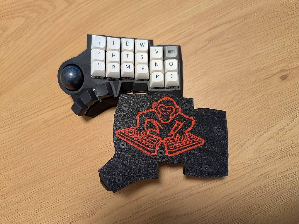 Tastiere: Ergonomische Tastatur mit Trackball – Usato da Olten venduto da Aramkeebs 2