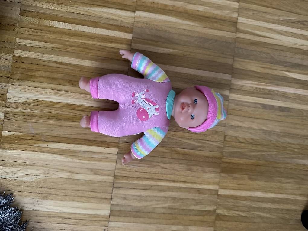 Bambole: Baby Puppe mit Mütze – Usato da Dietikon venduto da Akil03