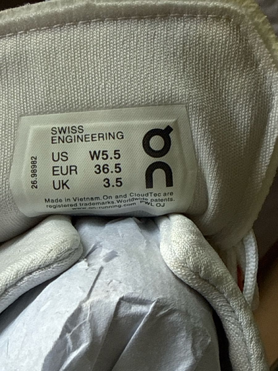 On Scarpe da uomo: Neu ON Running Cloudnova Damen Grösse 36.5 – Nuovo (secondo la descrizione) da Zürich venduto da sha_vw65 6