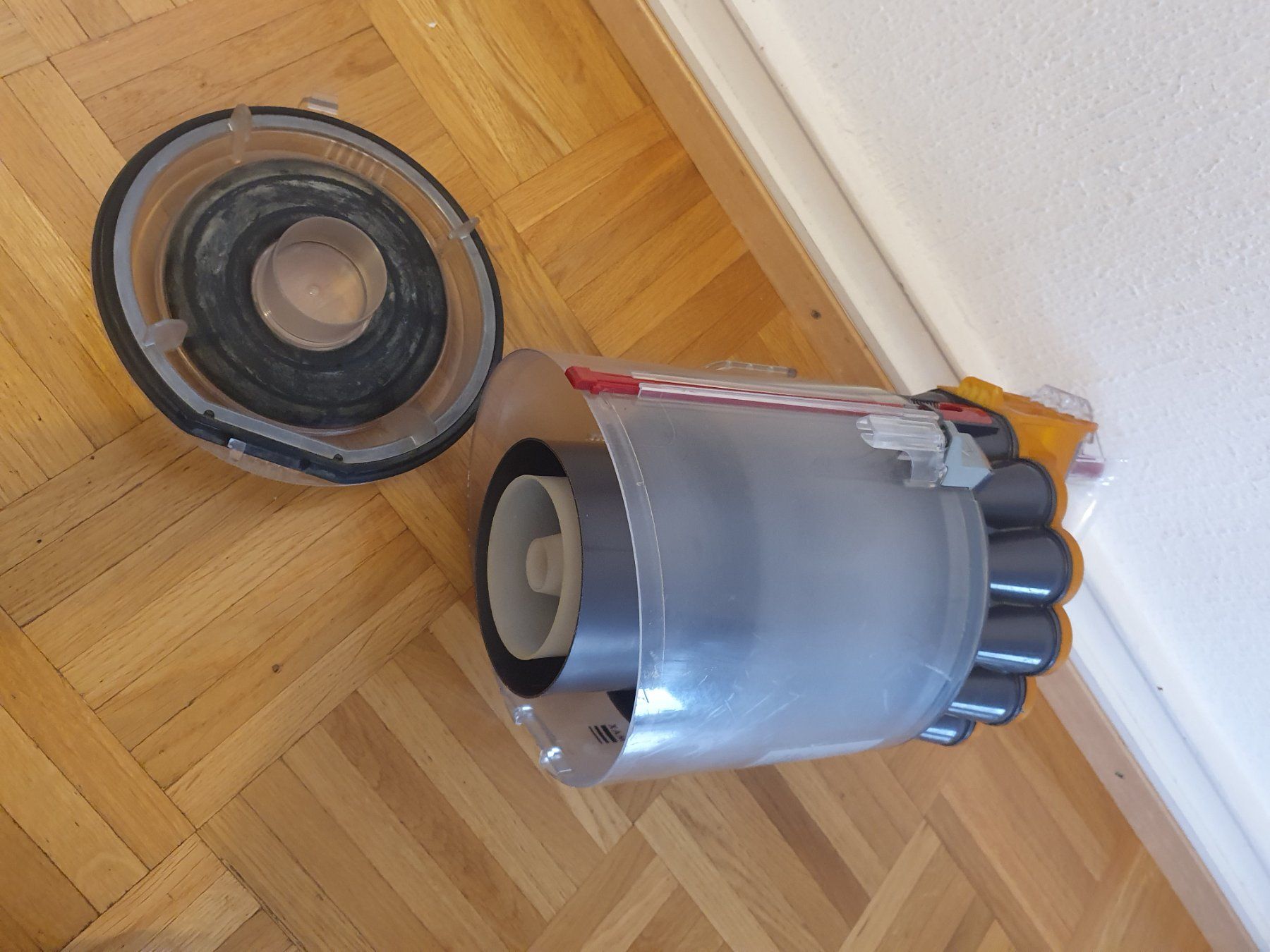 Dyson Aspirateurs & Accessoires: Cyclone Dyson DC23 d'occasion – D'occasion à Prilly par RoDyRe 1