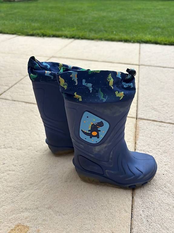 Scarpe per ragazzi: Bottes taille 24-25 – Usato da Chapelle-s-Moudon venduto da vanesso