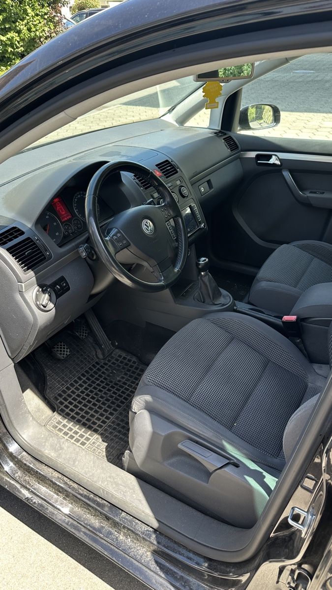 VW Automobili: VW Touran 2.0TDI  – Usato da Ennetbürgen venduto da mausyf123 4