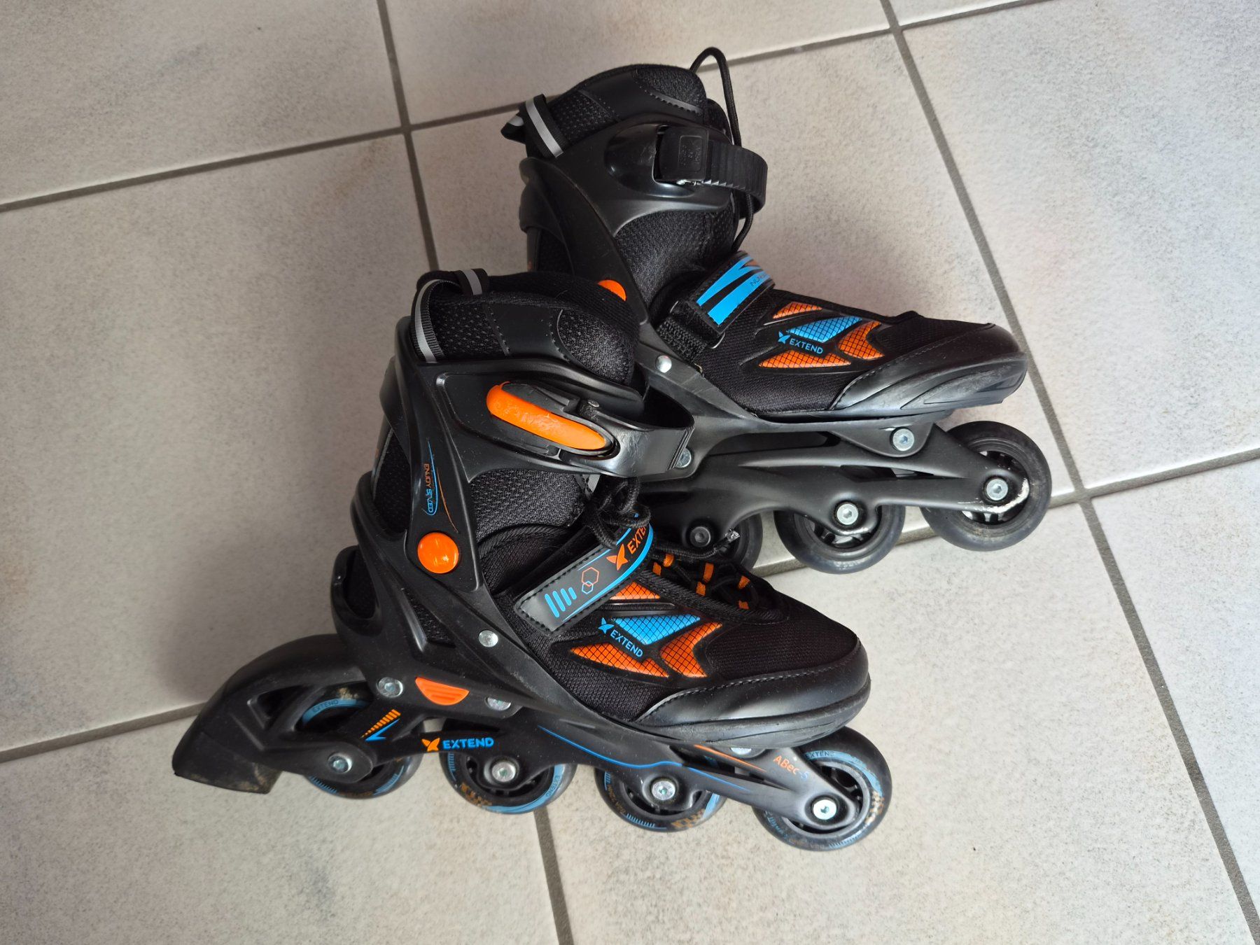 Inline-Skating & Rollschuhe: Inline Skates X-Extend verstellbar Grösse 37-40 – Gebraucht aus Hirschthal von Juribu