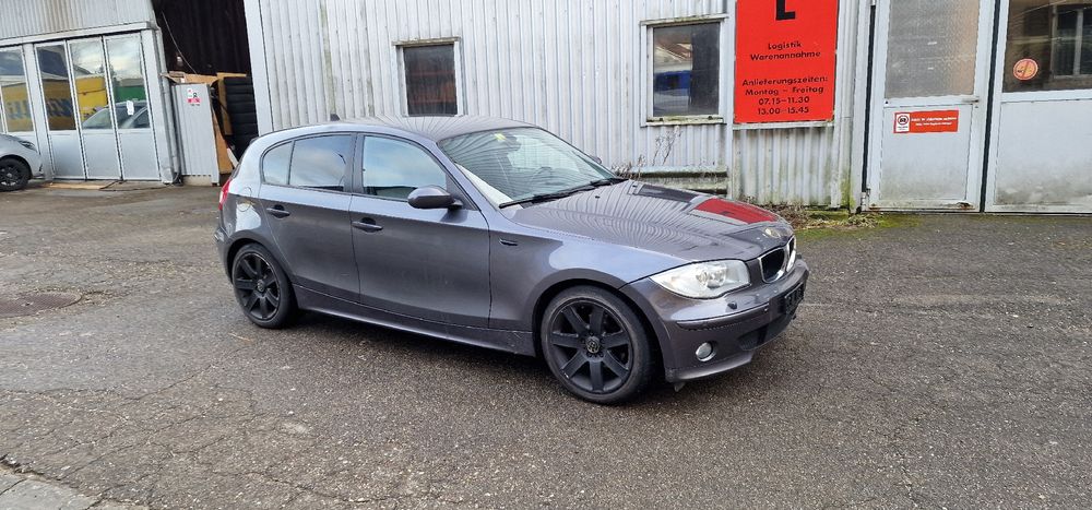 Bmw 120i ab Service für Export oder zum Aufbereiten.