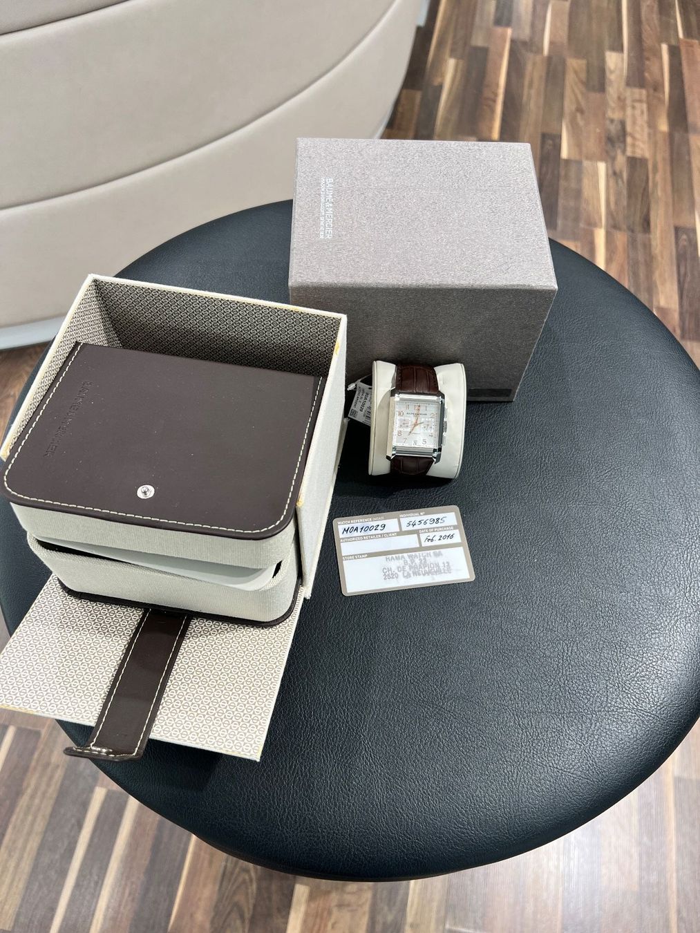 Baume & Mercier Orologi: Baume & Mercier Hampton Chronograph – Nuovo e nell'imballaggio originale da Bremgarten AG venduto da uhrenshopp 1