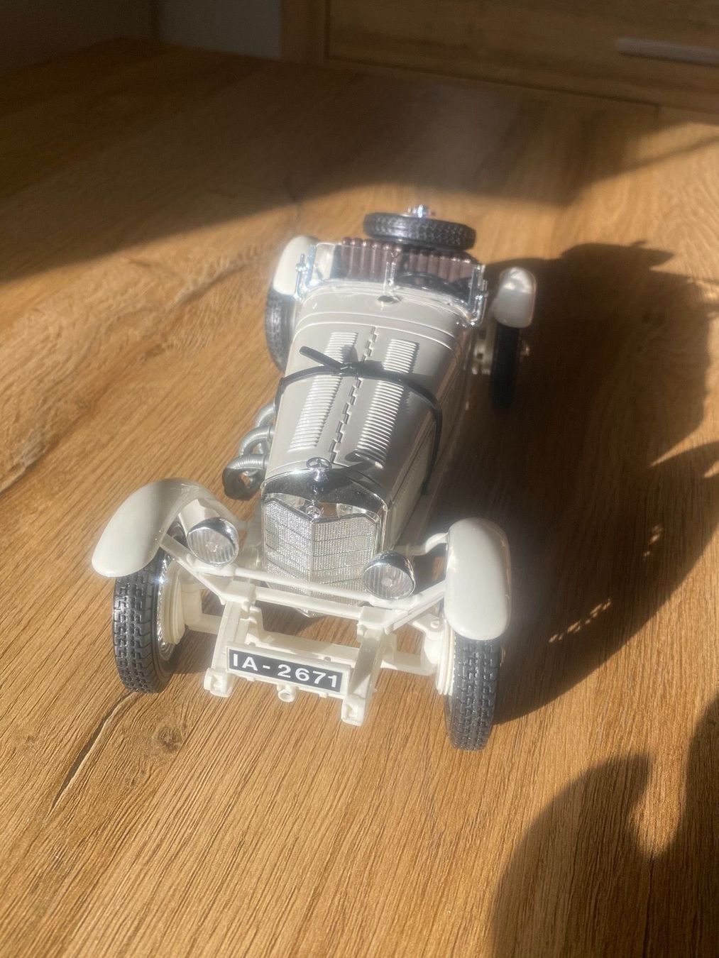 Mercedes-Benz Modellautos: Modèle réduit 1/18e Mercedes SSKL – Neu (gemäss Beschreibung) aus Châtelaine von yves017 1