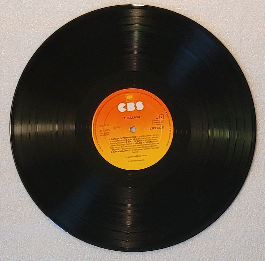 Dischi in vinile: The Clash - Vinyl von 1977 – Usato da Zürich venduto da Avd 3