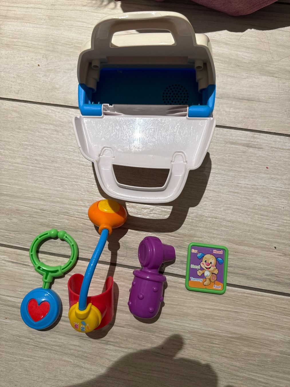 Fisher-Price Giocattoli: Fisher Price Arztkoffer mit Musik – Usato da Dittingen venduto da Estrella46 1