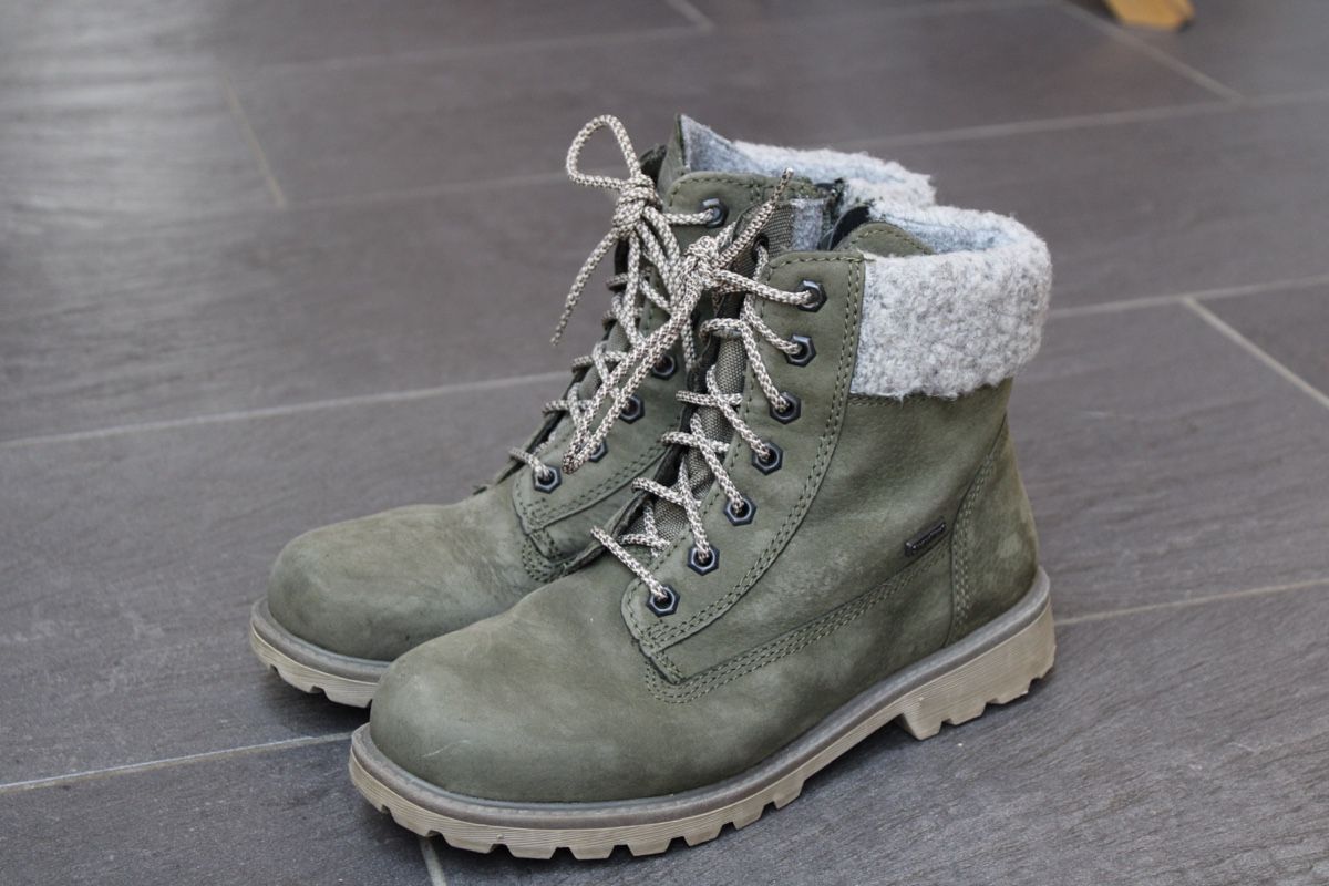 Chaussures filles: Khakifarbene Winterstiefel, Gr. 37 – D'occasion à Unterkulm par Chipsi0709