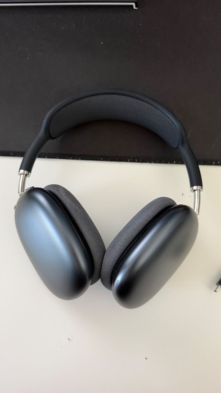 Apple Casques audio: Airpods Max 2 Midnight – D'occasion à Trimmis par Noah57894357