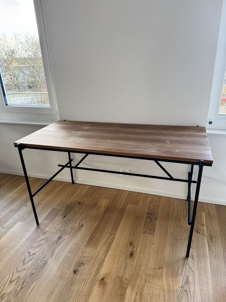 Ethnicraft Schreibtische: Schreibtisch – Gebraucht aus Lyss von WhiteSuede