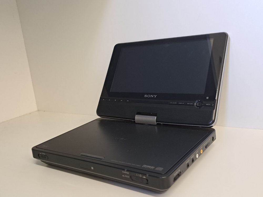 SONY CD/DVD Player DVP-FX810 (Gebraucht) in Aarwangen für CHF 1 – nur ...