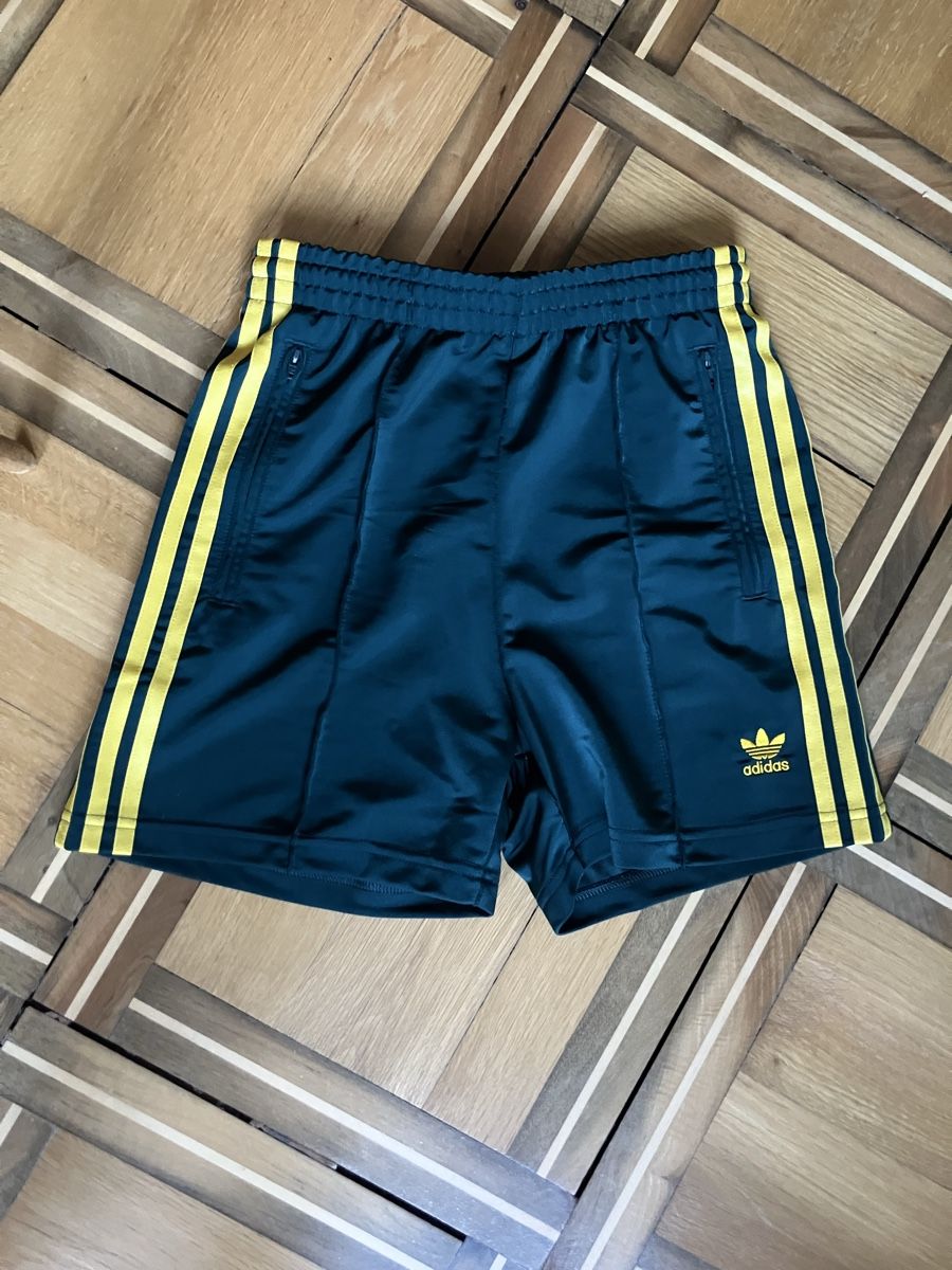 Pantalons: Shorts Adidas – D'occasion à Zürich par annalaila