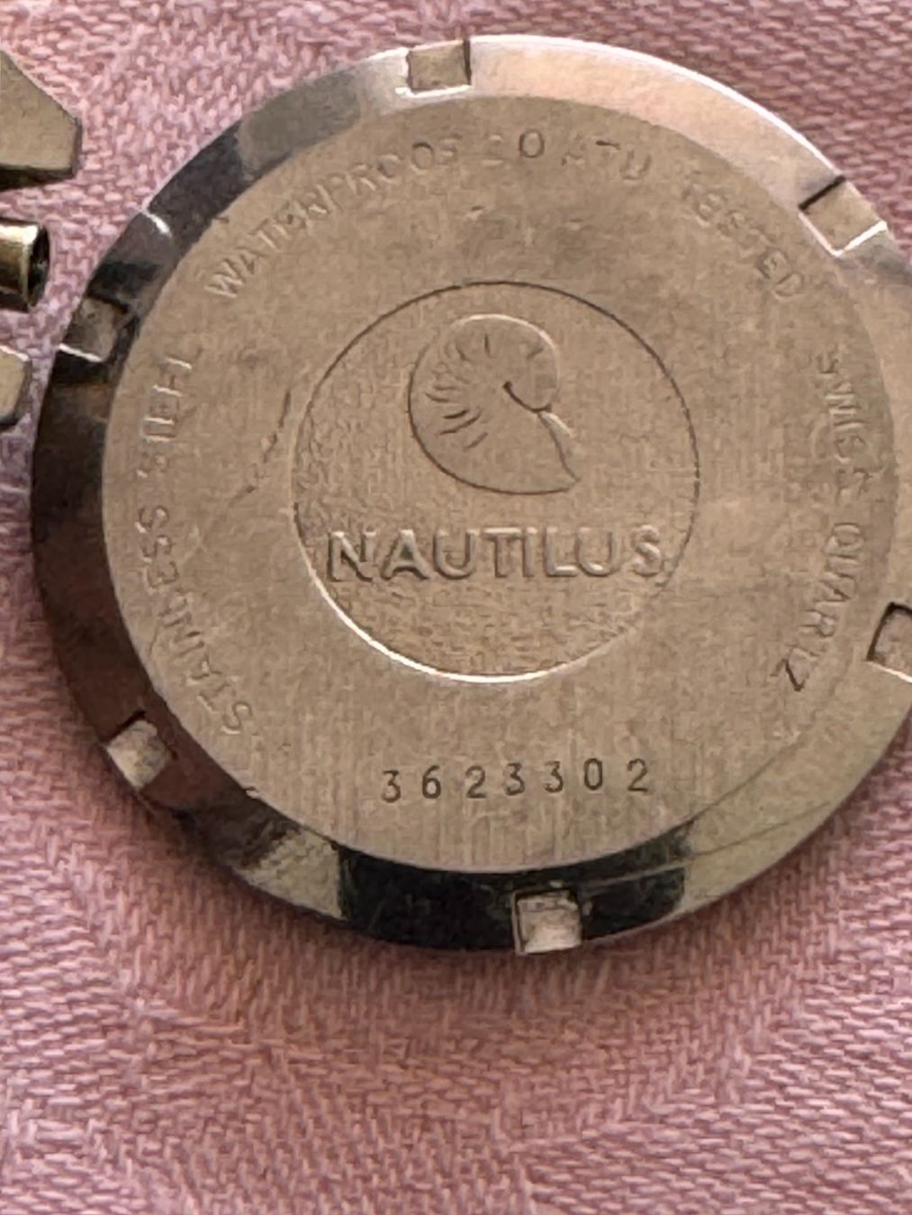 Orologi: Nautilus Quartz DEFEKT – Difettoso da Rorschach venduto da Spektar 5