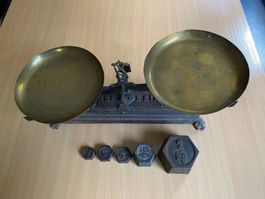Antike Waage mit verschieden Gewichtssteinen FORGE 5KILO