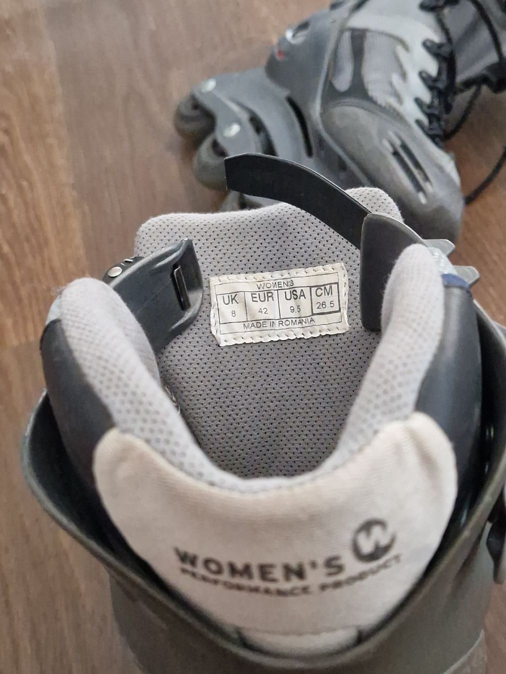 Inline-Skating & Rollschuhe: Inline-Skates Gr. 42 inkl. Protektoren – Gebraucht aus Mels von Monkeytown 1