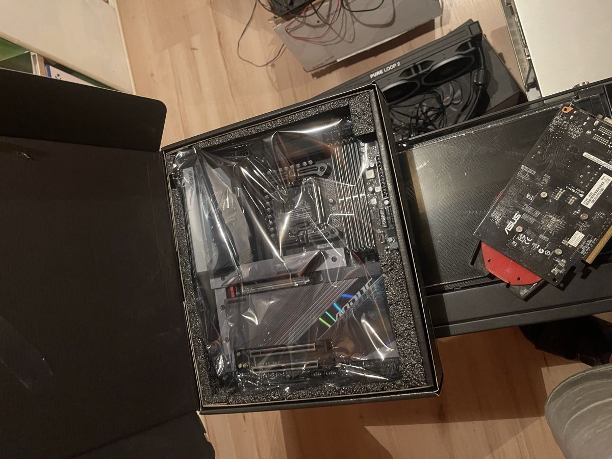 PC: Diverse Pc Komponente und Notebooks  – Usato da Edlibach venduto da sonypower89 4
