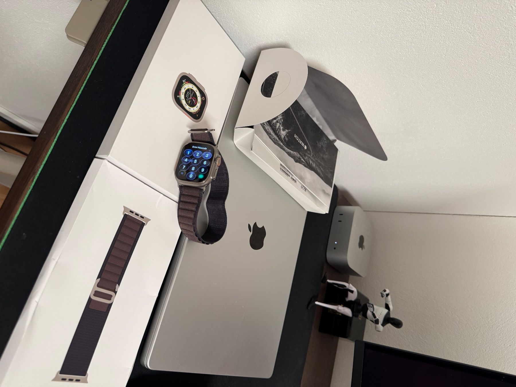 Apple Smartwatch: Apple Watch Ultra Natural Titanium – Usato da Schübelbach venduto da Rahnmont 5
