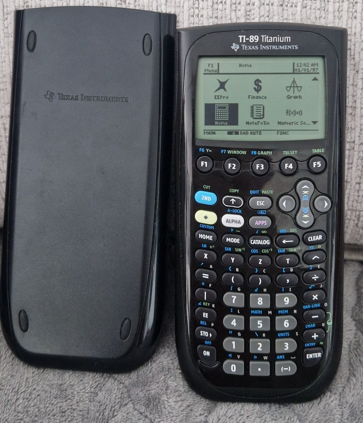 Texas Instruments Calcolatrici tascabili: Calculatrice graphique Texas Instruments TI-89 Titanium – Usato da Villars-sur-Glâne venduto da MrLobTec